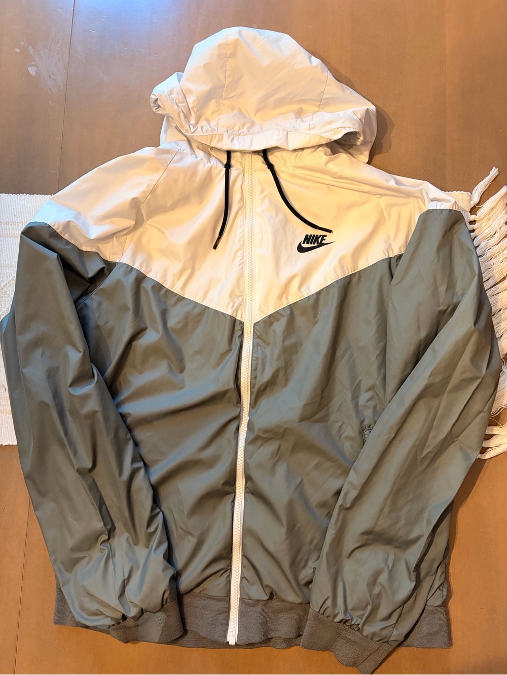 Nike Two-Tone Hooded Windbreaker Jacket in White and grey